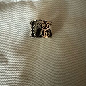 GUCCI WOMENS GG
MARMONT RING 9100